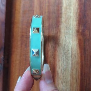 💚 Mint Green and Gold-tone Bangle